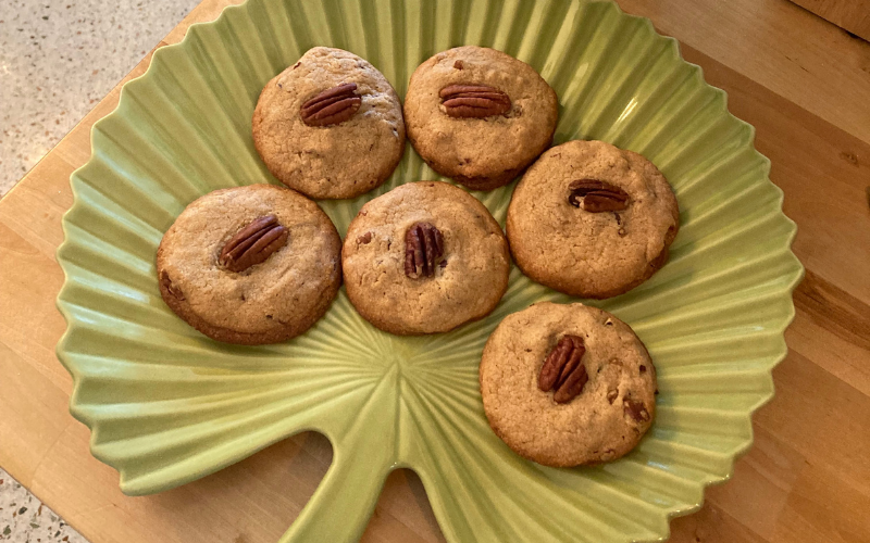 plate pecan cookies day