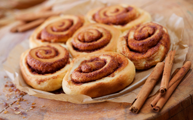 9 Places to Find Vegan Cinnamon Rolls in SoFlo | Vegan Finds